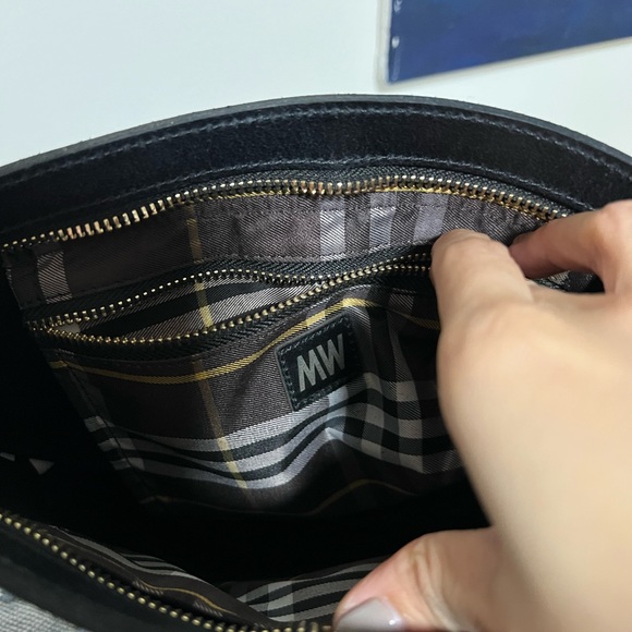 Most Wanted Real Leather Crossbody Bucket Bag - Picture 7 of 7